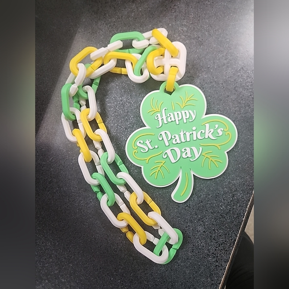 ST. PATRICK'S DAY CHAIN ****NEW**** 3-D PRINT